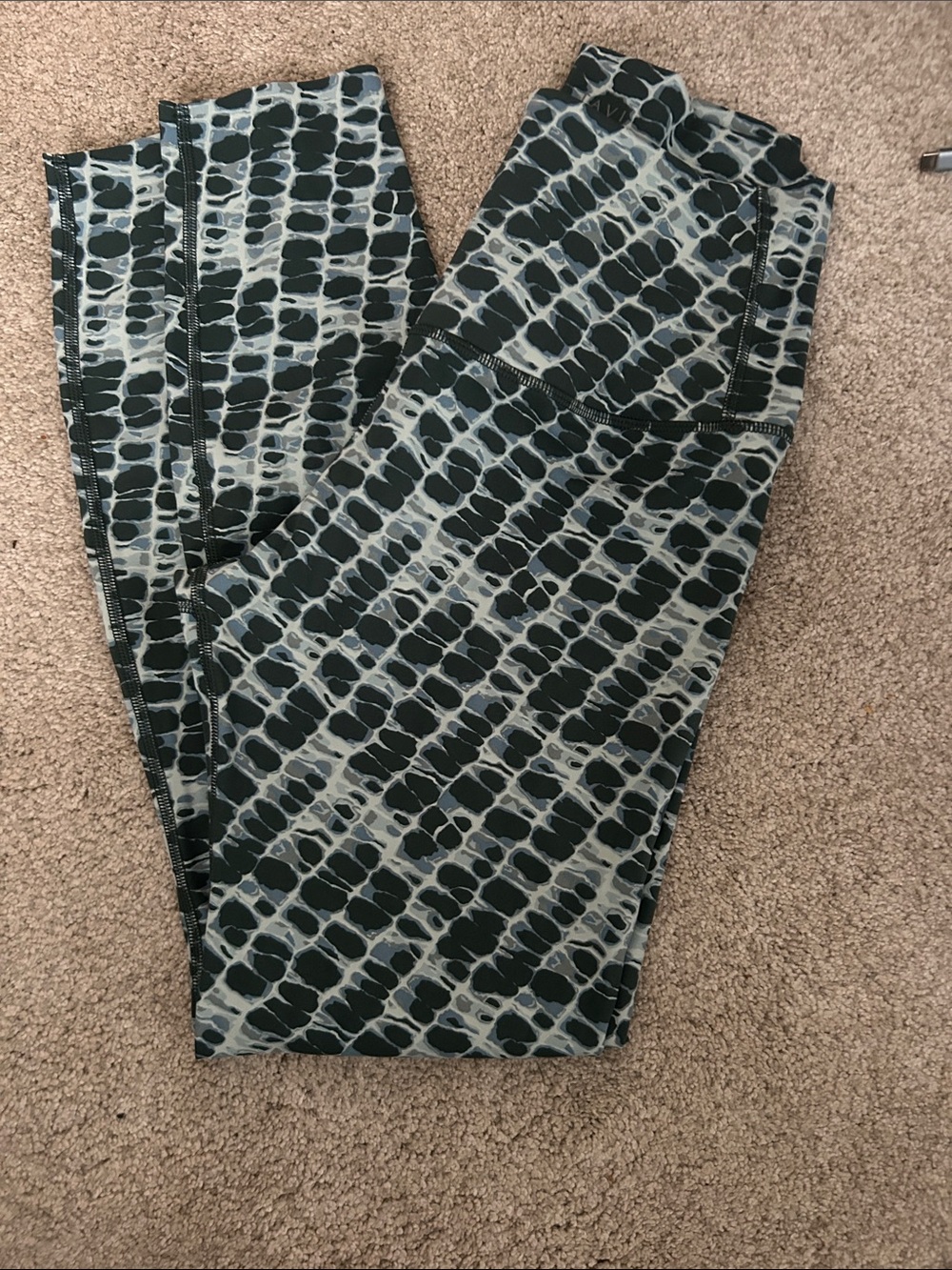 TAVI High-Rise Patterned Leggings size M 7/8th length
